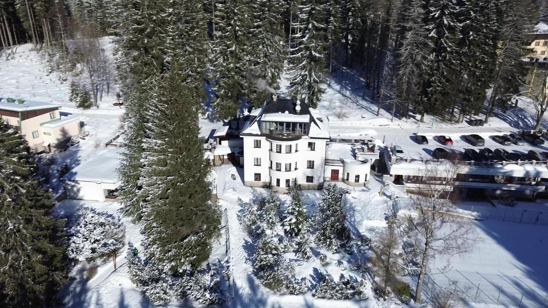 Bedriska Wellness & 4*